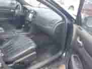 2013 Chrysler 300 S с VIN 2C3CCABT4DH727357, выставлен на аукционе IAAI как лот 41910120 с пробегом 232 421 миль миль и . История ставок и продаж доступна на DreamBid. Изображение 5.