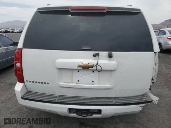 2008 Chevrolet Suburban 3LT с VIN 3GNFC16J48G101564, выставлен на аукционе Copart как лот 62140095 с пробегом 248 873 миль миль и Списание • Salvage title. История ставок и продаж доступна на DreamBid. Изображение 6.