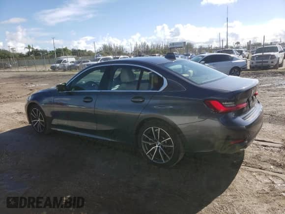 2021 BMW 3 Series 330i z VIN 3MW5R1J0XM8B53154, wystawiony jako Copart lot #81292145 z przebiegiem 41 995 mil mil oraz Szkoda całkowita • Salvage title. Historia ofert i sprzedaży dostępna na DreamBid. Obrazek 2.