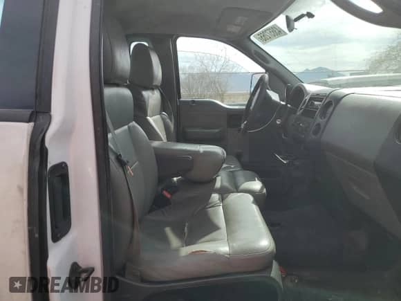 2005 Ford F-150 XL z VIN 1FTRF12205NB13807, wystawiony jako Copart lot #43657265 z przebiegiem 32 566 mil mil oraz Szkoda całkowita • Salvage title. Historia ofert i sprzedaży dostępna na DreamBid. Obrazek 10.