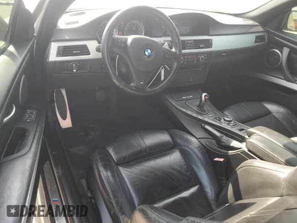 2013 BMW M3 с VIN WBSDX9C51DE786059, выставлен на аукционе Copart как лот 57285635 с пробегом 111 860 миль миль и Списание • Salvage title. История ставок и продаж доступна на DreamBid. Изображение 8.