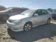 2005 Toyota Corolla CE z VIN 2T1BR32E75C501330, wystawiony jako Copart lot #53308445 z przebiegiem 299 999 mil mil oraz Czysty tytuł • Clean title. Historia ofert i sprzedaży dostępna na DreamBid. Obrazek 1.