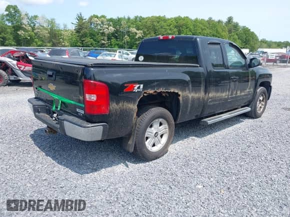 2011 Chevrolet Silverado 1500 LTZ with VIN 1GCRKTE30BZ110339, listed as a IAAI auction lot 42387922 with 170,150 mi miles and . Bid and sale history available at DreamBid. Image 4.