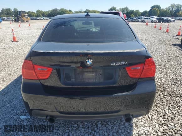 2011 BMW 3 Series 335i xDrive с VIN WBAPL5C50BA742242, выставлен на аукционе Copart как лот 71532155 с пробегом Не указан миль и Списание • Salvage title. История ставок и продаж доступна на DreamBid. Изображение 6.