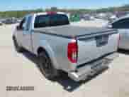 2021 Nissan Frontier S z VIN 1N6ED0CE6MN710818, wystawiony jako IAAI lot #41865673 z przebiegiem 62 200 mil mil oraz . Historia ofert i sprzedaży dostępna na DreamBid. Obrazek 3.