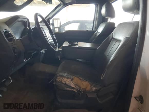 2014 Ford F-250 XL с VIN 1FTBF2A64EEA25998, выставлен на аукционе Copart как лот 86122255 с пробегом 252 339 миль миль и Списание • Salvage title. История ставок и продаж доступна на DreamBid. Изображение 7.