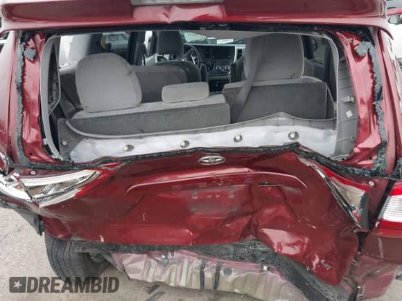 2018 Toyota Sienna LE Auto Access Seat with VIN 5TDKZ3DC8JS909056, listed as a IAAI auction lot 42362934 with 157,230 mi miles and . Bid and sale history available at DreamBid. Image 15.