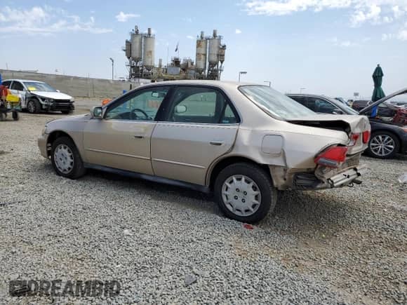 2001 Honda Accord LX с VIN 3HGCG66501G710058, выставлен на аукционе Copart как лот 52998155 с пробегом 181 328 миль миль и Списание • Salvage title. История ставок и продаж доступна на DreamBid. Изображение 2.
