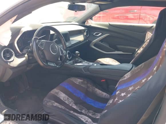 2018 Chevrolet Camaro 1LS z VIN 1G1FA1RX1J0183352, wystawiony jako IAAI lot #42500318 z przebiegiem 105 151 mil mil oraz . Historia ofert i sprzedaży dostępna na DreamBid. Obrazek 5.