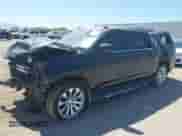 2023 Chevrolet Suburban LS z VIN 1GNSKBKD3PR198309, wystawiony jako IAAI lot #42504153 z przebiegiem Nie podano mil oraz . Historia ofert i sprzedaży dostępna na DreamBid. Obrazek 2.