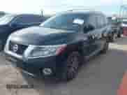 2016 Nissan Pathfinder S z VIN 5N1AR2MN8GC664210, wystawiony jako IAAI lot #42303423 z przebiegiem 176 202 mil mil oraz . Historia ofert i sprzedaży dostępna na DreamBid. Obrazek 2.