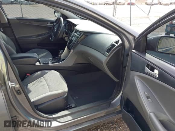 2013 Hyundai Sonata GLS z VIN 5NPEB4AC7DH678608, wystawiony jako IAAI lot #43329301 z przebiegiem Nie podano mil oraz . Historia ofert i sprzedaży dostępna na DreamBid. Obrazek 5.