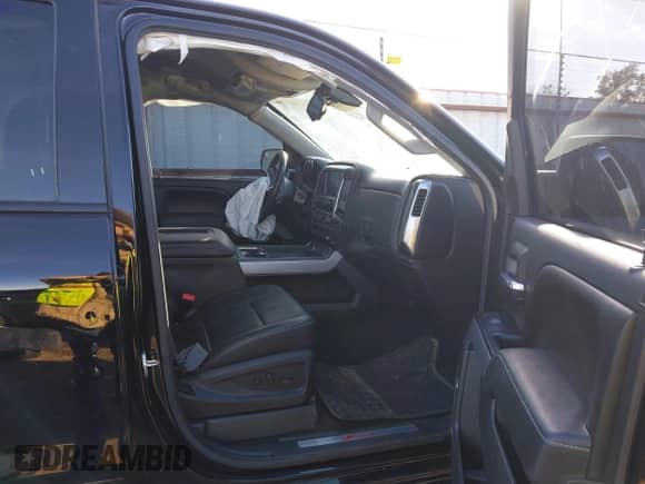 2017 Chevrolet Silverado 1500 LTZ z VIN 3GCUKSEJ2HG286384, wystawiony jako IAAI lot #40919828 z przebiegiem 105 537 mil mil oraz . Historia ofert i sprzedaży dostępna na DreamBid. Obrazek 5.