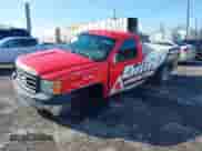 2007 GMC Sierra 1500 Work Truck с VIN 1GTEC14C27Z652213, выставлен на аукционе IAAI как лот 41983194 с пробегом 423 772 миль миль и . История ставок и продаж доступна на DreamBid. Изображение 2.