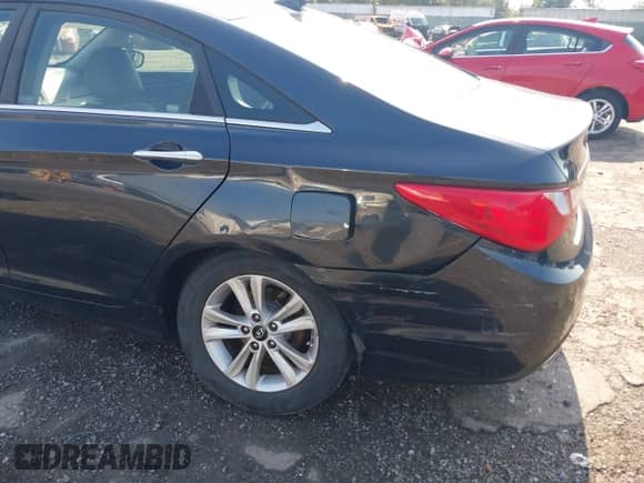 2011 Hyundai Sonata SE с VIN 5NPEC4AC5BH196049, выставлен на аукционе IAAI как лот 43157541 с пробегом 114 168 миль миль и . История ставок и продаж доступна на DreamBid. Изображение 6.