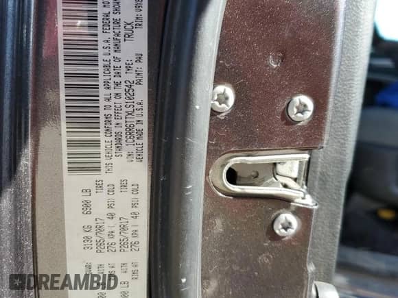 2020 Ram 1500 SLT z VIN 1C6RR6TTXLS102542, wystawiony jako Copart lot #46524885 z przebiegiem 102 283 mil mil oraz Szkoda całkowita • Salvage title. Historia ofert i sprzedaży dostępna na DreamBid. Obrazek 12.