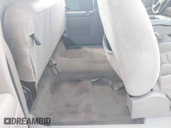 2004 GMC Sierra 1500 SLE with VIN 2GTEK19T941138584, listed as a IAAI auction lot 42862828 with 287,688 mi miles and . Bid and sale history available at DreamBid. Image 8.