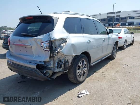 2018 Nissan Pathfinder SV with VIN 5N1DR2MN4JC621553, listed as a IAAI auction lot 43169667 with 229,281 mi miles and . Bid and sale history available at DreamBid. Image 4.