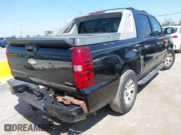 2007 Chevrolet Avalanche 3LT with VIN 3GNFK12377G161203, listed as a IAAI auction lot 42395660 with 215,448 mi miles and . Bid and sale history available at DreamBid. Image 4.