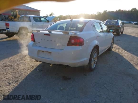 2014 Dodge Avenger SXT с VIN 1C3CDZCG2EN147370, выставлен на аукционе IAAI как лот 43360688 с пробегом 123 997 миль миль и . История ставок и продаж доступна на DreamBid. Изображение 4.