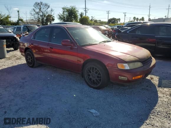 1995 Honda Accord с VIN JHMCD5561SC002402, выставлен на аукционе Copart как лот 86148445 с пробегом 327 293 миль миль и Списание • Salvage title. История ставок и продаж доступна на DreamBid. Изображение 4.