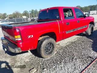 2004 Chevrolet Silverado 1500 Z71 z VIN 2GCEK13T941326949, wystawiony jako IAAI lot #43480012 z przebiegiem 321 825 mil mil oraz . Historia ofert i sprzedaży dostępna na DreamBid. Obrazek 4.