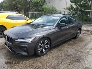 2024 Volvo S60 Core Dark Theme с VIN 7JRL12FK8RG322017, выставлен на аукционе Copart как лот 64992405 с пробегом 27 094 миль миль и На запчасти • Non repairable. История ставок и продаж доступна на DreamBid. Изображение 1.