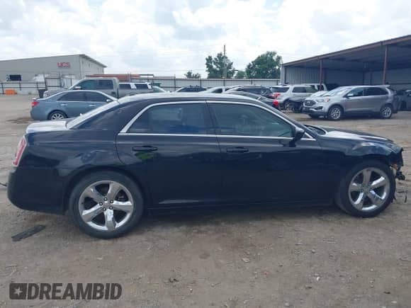 2014 Chrysler 300 с VIN 2C3CCAAG2EH124347, выставлен на аукционе IAAI как лот 42665137 с пробегом Не указан миль и . История ставок и продаж доступна на DreamBid. Изображение 13.