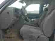 2005 Chevrolet Silverado 2500HD LS с VIN 1GCHC23225F957043, выставлен на аукционе Copart как лот 62664025 с пробегом 216 141 миль миль и Списание • Salvage title. История ставок и продаж доступна на DreamBid. Изображение 7.