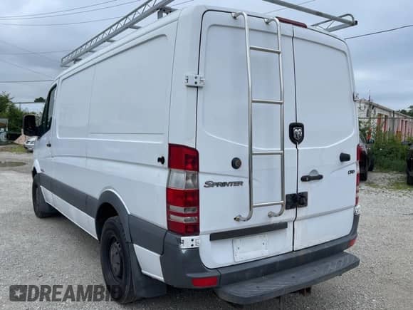 2008 Dodge Sprinter with VIN WD0PE745085267031, listed as a Copart auction lot 65642905 with 310,110 mi miles and Clean title. Bid and sale history available at DreamBid. Image 3.