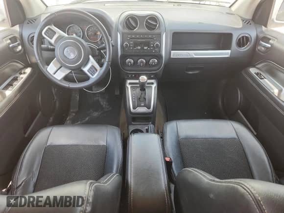 2017 Jeep Compass High Altitude z VIN 1C4NJDEB2HD191736, wystawiony jako Copart lot #68525825 z przebiegiem 132 856 mil mil oraz Szkoda całkowita • Salvage title. Historia ofert i sprzedaży dostępna na DreamBid. Obrazek 8.