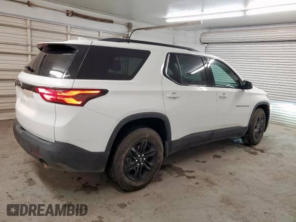 2022 Chevrolet Traverse LS z VIN 1GNERFKW3NJ131609, wystawiony jako Copart lot #83766255 z przebiegiem 16 408 mil mil oraz Czysty tytuł • Clean title. Historia ofert i sprzedaży dostępna na DreamBid. Obrazek 3.