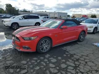 2015 Ford Mustang GT Premium z VIN 1FATP8FF0F5352239, wystawiony jako Copart lot #85199415 z przebiegiem 193 730 mil mil oraz Szkoda całkowita • Salvage title. Historia ofert i sprzedaży dostępna na DreamBid. Obrazek 1.