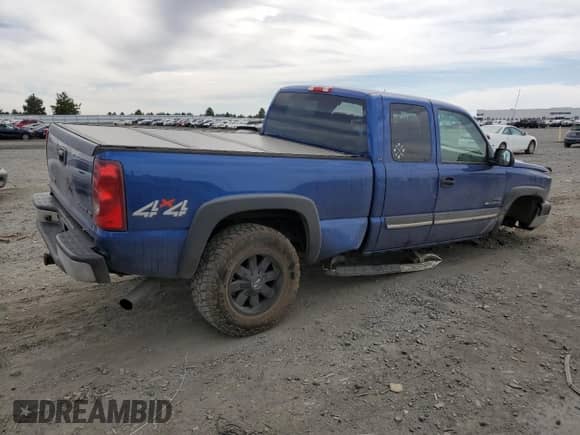 2003 Chevrolet Silverado 2500HD LT z VIN 1GCHK29183E344834, wystawiony jako Copart lot #67523835 z przebiegiem 187 456 mil mil oraz Szkoda całkowita • Salvage title. Historia ofert i sprzedaży dostępna na DreamBid. Obrazek 3.