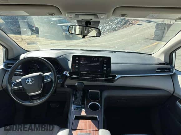 2021 Toyota Sienna LE with VIN 5TDKRKEC6MS063927, listed as a Copart auction lot 89693385 with Not provided miles and Clean title. Bid and sale history available at DreamBid. Image 9.