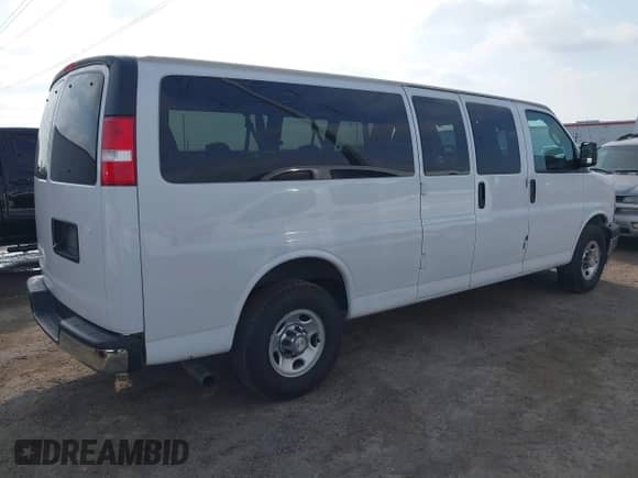 2020 Chevrolet Express Passenger LT с VIN 1GAZGPFG8L1209896, выставлен на аукционе IAAI как лот 41509992 с пробегом 240 207 миль миль и . История ставок и продаж доступна на DreamBid. Изображение 4.