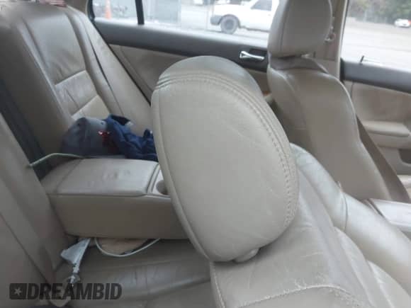 2004 Honda Accord EX z VIN 1HGCM66544A011933, wystawiony jako IAAI lot #43174141 z przebiegiem Nie podano mil oraz . Historia ofert i sprzedaży dostępna na DreamBid. Obrazek 8.