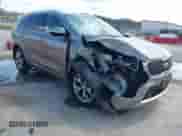 2017 Kia Sorento SX z VIN 5XYPKDA59HG255455, wystawiony jako IAAI lot #41884480 z przebiegiem 111 407 mil mil oraz . Historia ofert i sprzedaży dostępna na DreamBid. Obrazek 1.