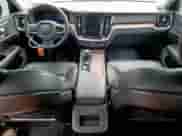 2024 Volvo S60 Plus Dark Theme z VIN 7JRL12FL5RG280544, wystawiony jako Copart lot #59343435 z przebiegiem 44 809 mil mil oraz Szkoda całkowita • Salvage title. Historia ofert i sprzedaży dostępna na DreamBid. Obrazek 8.