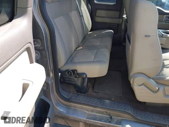 2010 Ford F-150 XL z VIN 1FTEX1C80AKA73738, wystawiony jako IAAI lot #42251013 z przebiegiem 146 602 mil mil oraz . Historia ofert i sprzedaży dostępna na DreamBid. Obrazek 8.