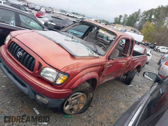 2001 Toyota Tacoma с VIN 5TEWN72N61Z805046, выставлен на аукционе IAAI как лот 41853520 с пробегом 353 336 миль миль и . История ставок и продаж доступна на DreamBid. Изображение 14.