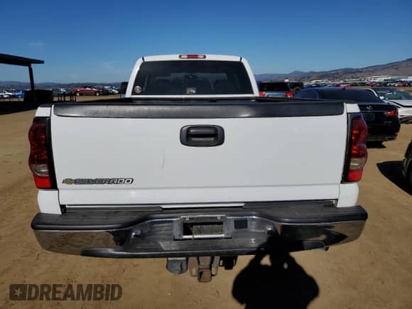 2006 Chevrolet Silverado 3500 SRW LT3 z VIN 1GCHK39DX6E139696, wystawiony jako Copart lot #83018804 z przebiegiem 184 242 mil mil oraz Szkoda całkowita • Salvage title. Historia ofert i sprzedaży dostępna na DreamBid. Obrazek 6.