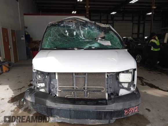 2016 Chevrolet Express Cargo z VIN 1GCWGBFF9G1176398, wystawiony jako IAAI lot #41338842 z przebiegiem 329 520 mil mil oraz . Historia ofert i sprzedaży dostępna na DreamBid. Obrazek 12.