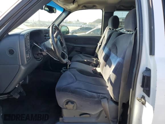 2002 GMC Sierra 1500 SLE z VIN 2GTEK19T421149196, wystawiony jako Copart lot #90694535 z przebiegiem 246 709 mil mil oraz Szkoda całkowita • Salvage title. Historia ofert i sprzedaży dostępna na DreamBid. Obrazek 7.