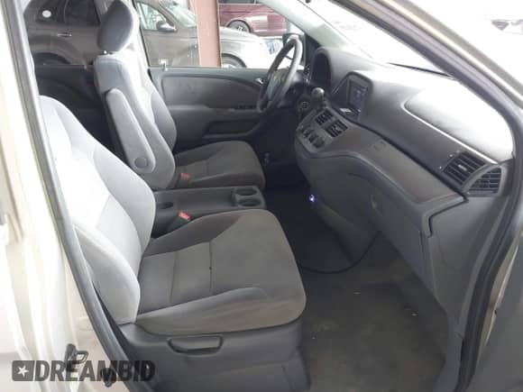 2005 Honda Odyssey LX with VIN 5FNRL38215B098907, listed as a IAAI auction lot 43233120 with 269,762 mi miles and . Bid and sale history available at DreamBid. Image 5.