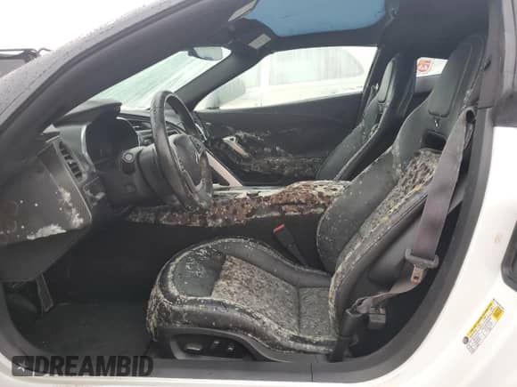 2014 Chevrolet Corvette Z51 3LT z VIN 1G1YM2D76E5119376, wystawiony jako Copart lot #75007724 z przebiegiem Nie podano mil oraz Nie do naprawy • Non repairable. Historia ofert i sprzedaży dostępna na DreamBid. Obrazek 7.