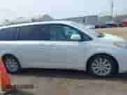 2011 Toyota Sienna XLE AAS с VIN 5TDYK3DC2BS120482, выставлен на аукционе IAAI как лот 42289237 с пробегом 324 817 миль миль и . История ставок и продаж доступна на DreamBid. Изображение 13.