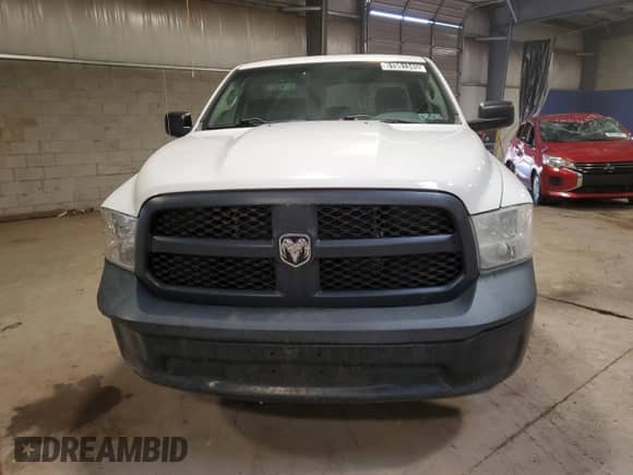 2014 Ram 1500 Tradesman z VIN 1C6RR6FT5ES264870, wystawiony jako Copart lot #61561345 z przebiegiem 159 436 mil mil oraz Czysty tytuł • Clean title. Historia ofert i sprzedaży dostępna na DreamBid. Obrazek 5.