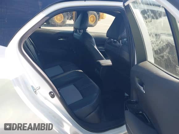 2024 Toyota Corolla XSE z VIN JTNC4MBE0R3217931, wystawiony jako IAAI lot #42579841 z przebiegiem 26 832 mil mil oraz . Historia ofert i sprzedaży dostępna na DreamBid. Obrazek 8.