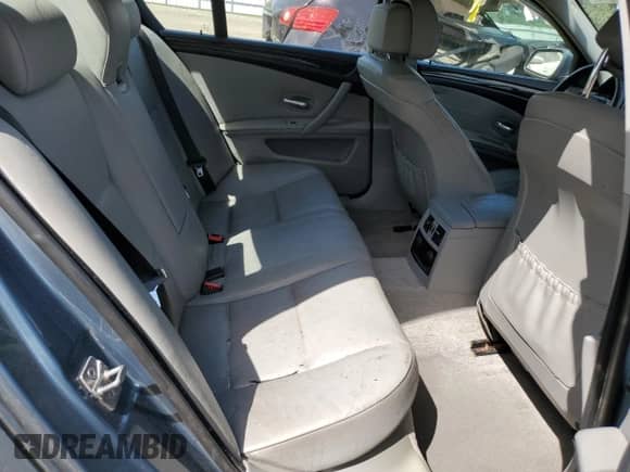 2010 BMW 5 Series 528i xDrive z VIN WBANV1C57AC442825, wystawiony jako Copart lot #70671295 z przebiegiem Nie podano mil oraz Szkoda całkowita • Salvage title. Historia ofert i sprzedaży dostępna na DreamBid. Obrazek 10.